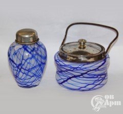 Сахарница и чайница молочного стекла